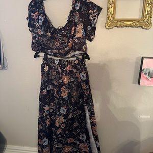 Plus size crop top and skirt set